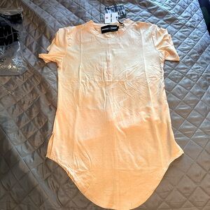 Homme + Femme tee in peach size small NWT